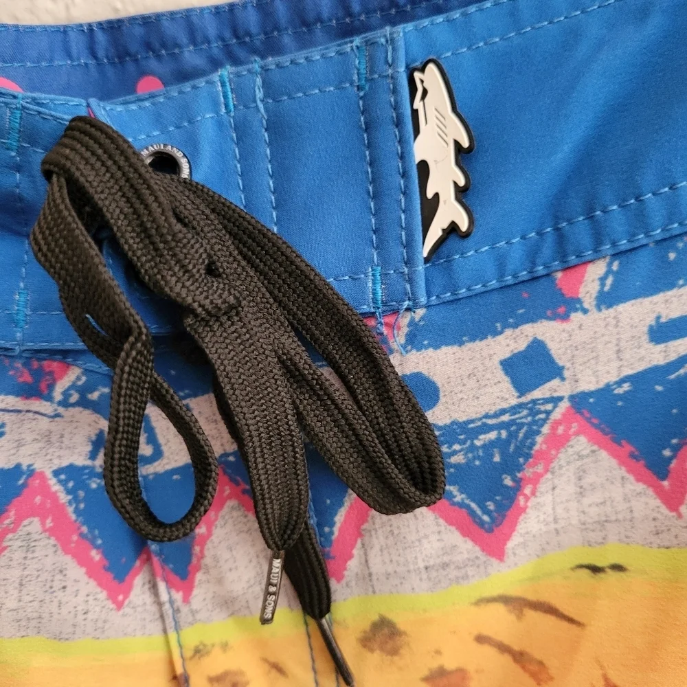 Maui and Sons Board Shorts Size 32